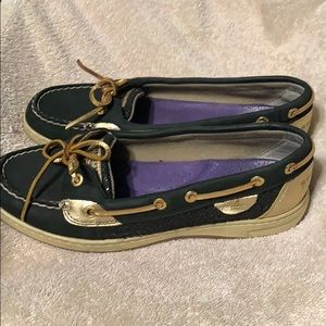 Sperry top sliders